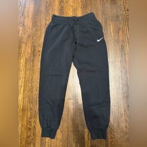 Nike women Black Sweatpant joggers